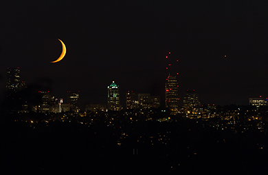 Moon and Venus over Seattle (300mm) (Sky & Space Gallery)
