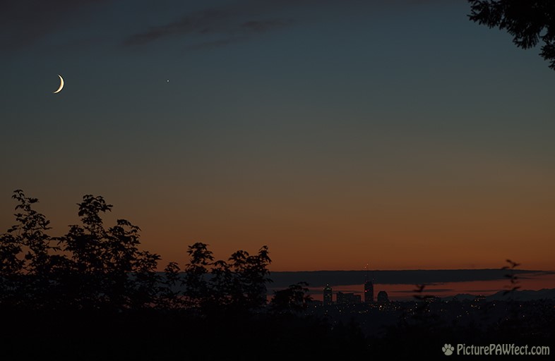 Moon and Venus above Seattle (105mm) (Sky & Space Gallery)