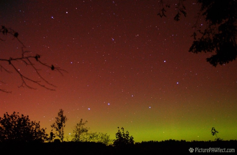 October 2002 Aurora (Sky & Space Gallery)